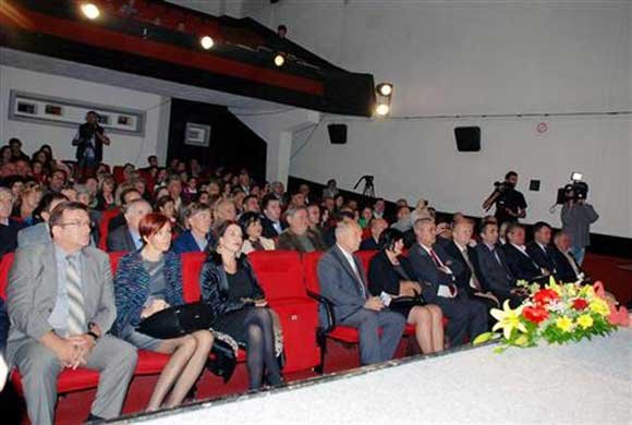 na-palama-veceras-otvoren-jahorina-film-festival 0